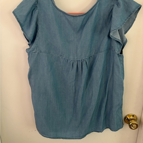 Old Navy Chambray Top - never worn - Picture 2 of 6